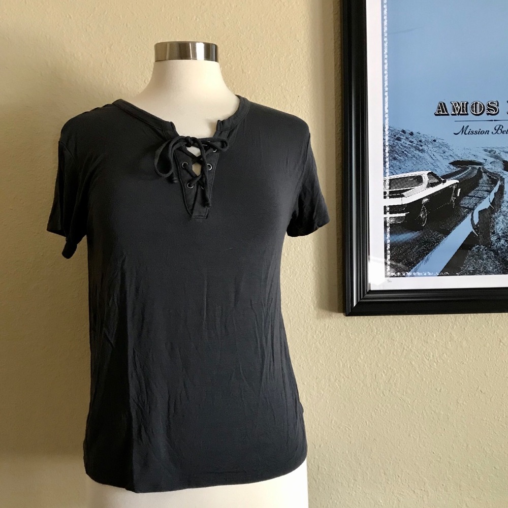 American Eagle Soft & Sexy Gray Lace Up T-Shirt Size Small